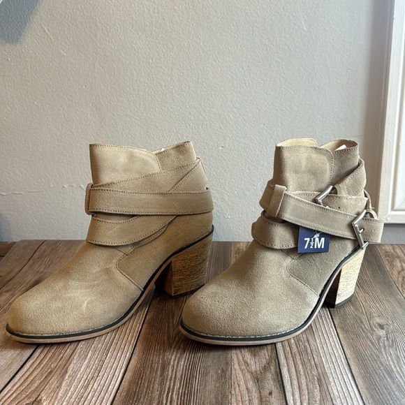 Sterling River Boots Leather Ankle Boots - Picture 2 of 6